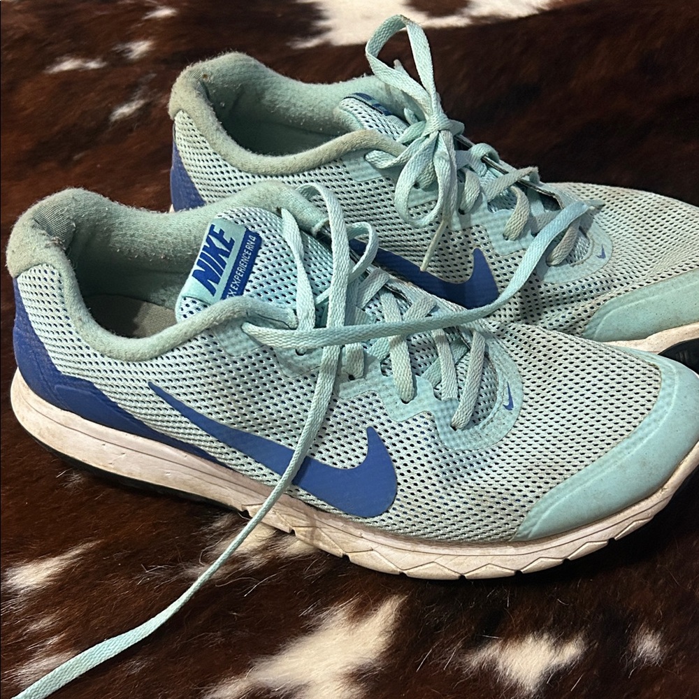 Nike Women’s Aqua Mesh Running Sneakers with Navy Swoosh